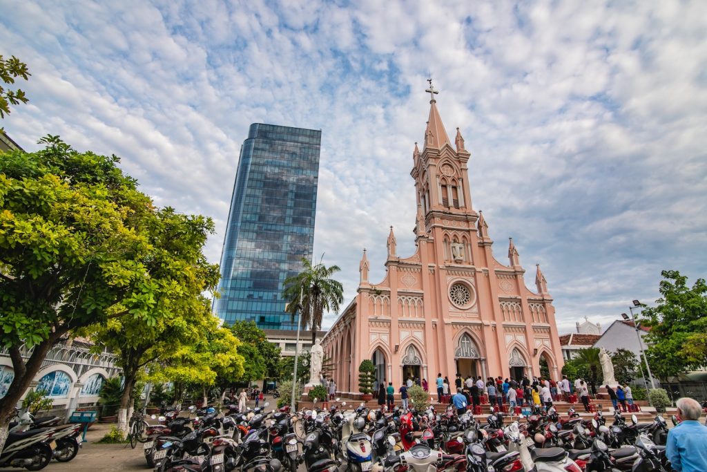 Da Nang Cathedral, relocate in Vietnam with Lynn Visa